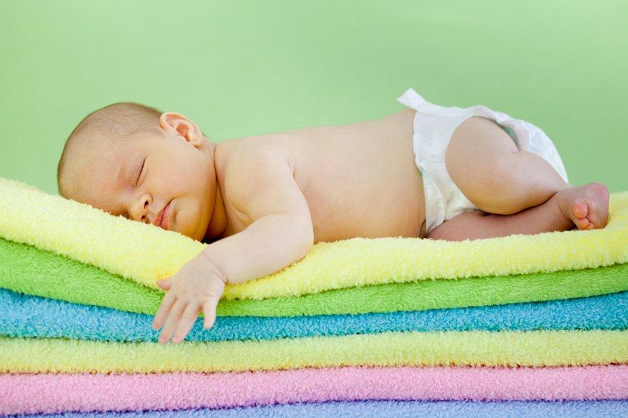 What diapers are better for newborns: choose diapers correctly!