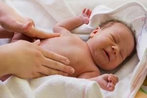 Cólico en bebés: 10 consejos para aliviar el dolor en un bebé.