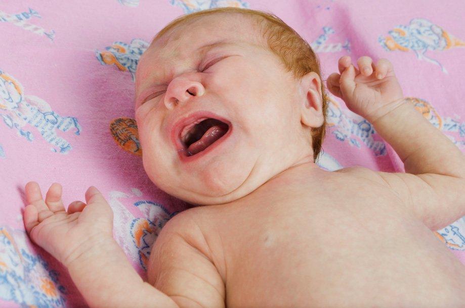 Coliques abdominales chez le nouveau-né: traitement et prévention