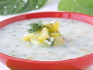 Okroshka for weight loss in a red plate