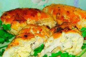 Chicken breast with pineapple and cheese
