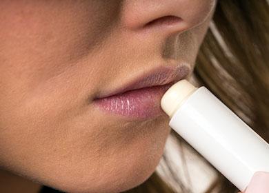 How to treat weathered lips