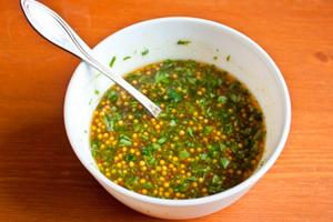Wine marinade with French mustard and herbs