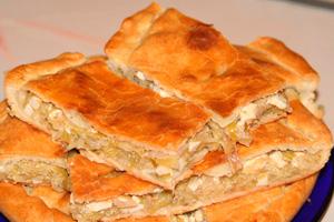 Sliced ​​pie with cabbage and eggs