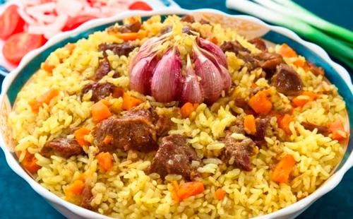 Reteta pilaf de vita intr-un aragaz lent: ingrediente simple si un rezultat delicios!