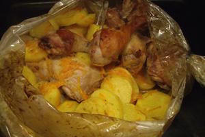 Oven-style chicken with potatoes