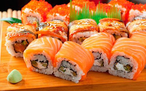 Philadelphia Sushi Recipe - Rice Preparation and Roll Formation