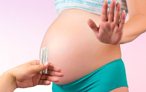 Pregnant girl refuses cigarettes