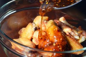 No one will refuse tender wings covered in Bashkir honey