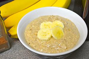 Bright yellow bananas give the usual oatmeal a tropical flavor