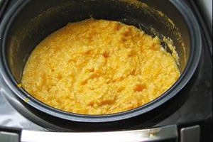 Golden porridge in a multicooker bowl