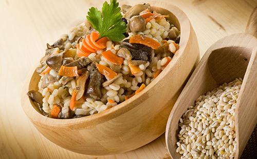 Barley porridge in a slow cooker: 3 recipes in water, milk and meat