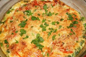 Tortilla tierna espolvoreada con cebolla verde