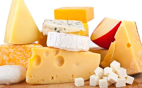 Different varieties of cheese