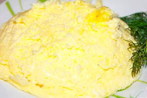 Omelet with cottage cheese in the microwave