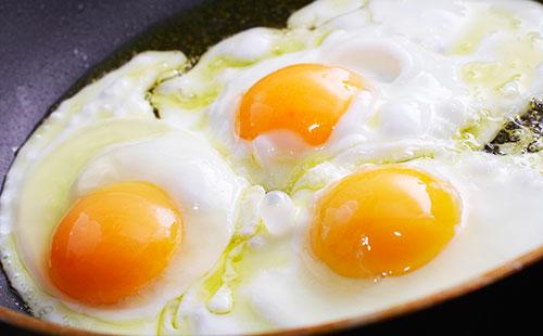 Fried eggs in a pan