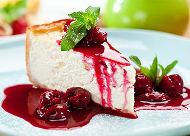 Cottage cheese pie with berries