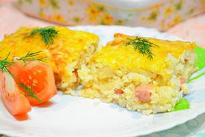Casserole with cheese, rice and ham