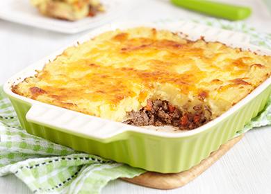4 recipes for potato casserole with mushrooms and minced meat