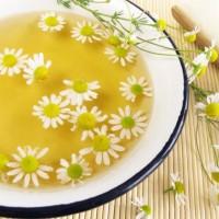 Chamomile broth will gently cleanse the skin of the face