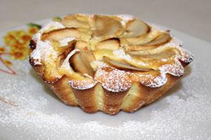 Cazuela de cuajada con manzanas y canela