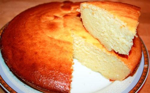Round cottage cheese casserole in a slow cooker