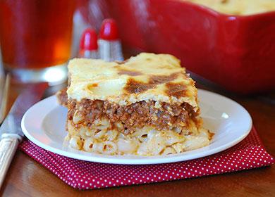Pasta and minced meat casserole on a plate