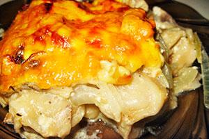 Dumplings casserole with mushrooms