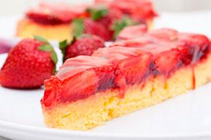 Gâteau à la gelée aux fraises