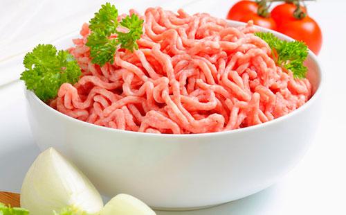 Minced pork in a white plate