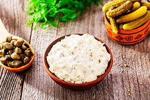 Tartar sauce in a plate