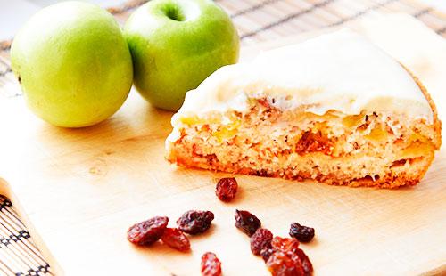 Charlotte aux pommes dans la mijoteuse Redmond: les subtilités de la cuisine et 4 recettes
