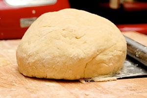 Masa para albóndigas en el agua