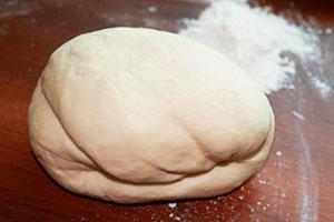 Bola de masa hervida en una máquina de pan