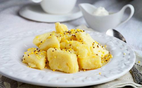 Recipes of lazy dumplings with potatoes, cottage cheese and cheese: quick dishes