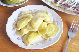 Dumplings avec pommes de terre râpées et bacon