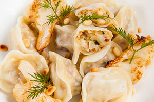 Dumplings na may karne at repolyo