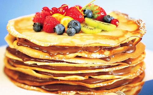 Pancakes with berries and fruits