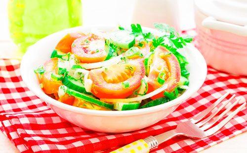 Salad with Tomatoes and Oral