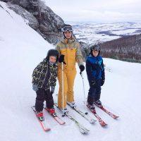 Viaje de esquí con niños