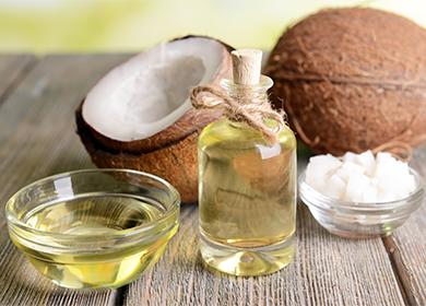 Kokosovo ulje i sjeckani kokos