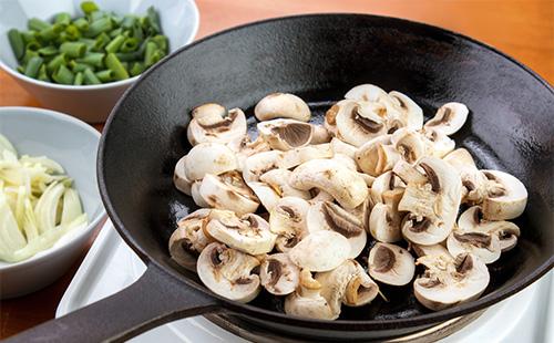 Mushrooms in the pan