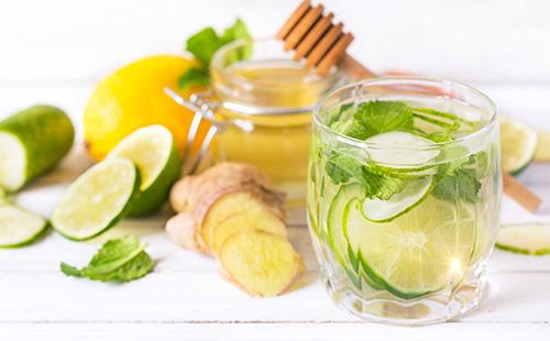 Sassi water with honey, ginger, lemon and cucumber