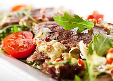8 recepata za salatu s jezikom: izbor ukusnih opcija za ležerni i svečani stol