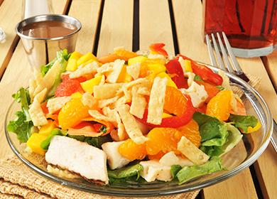 Salade de poulet et fruits