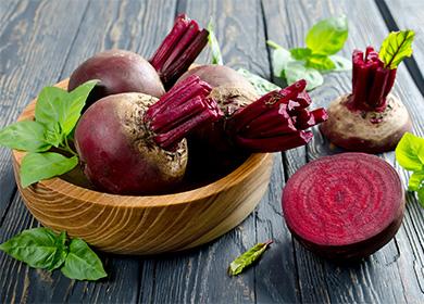 How to cook beets quickly: from the classic method in a pan to a life hack with a bag and microwave