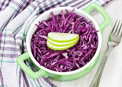 13 recettes de salades au chou rouge: comment se ramollir et avec quoi combiner