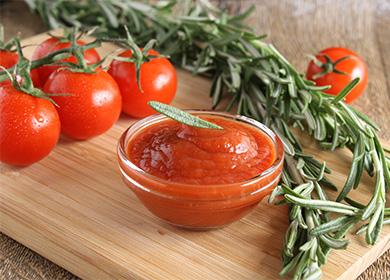 Le ketchup à la maison pour l’hiver: recettes de sauce tomate épicée, épicée, aigre-douce et même au raifort