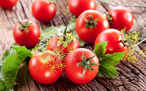 Tomatoes on the table