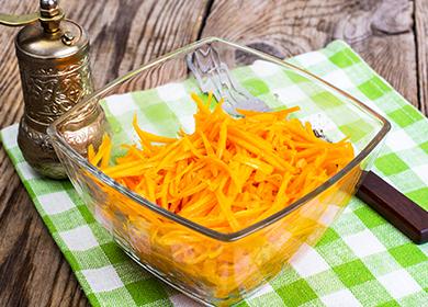 Carottes coréennes à la maison: comment couper, les épices et les additifs nécessaires